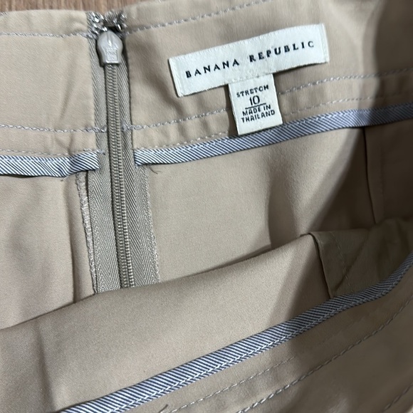 Banana Republic stretch khaki tan skirt 10 - Picture 3 of 10